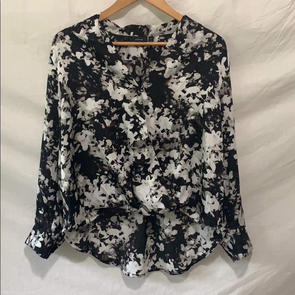 Apt. 9 Wrap style v neck long sleeve blouse